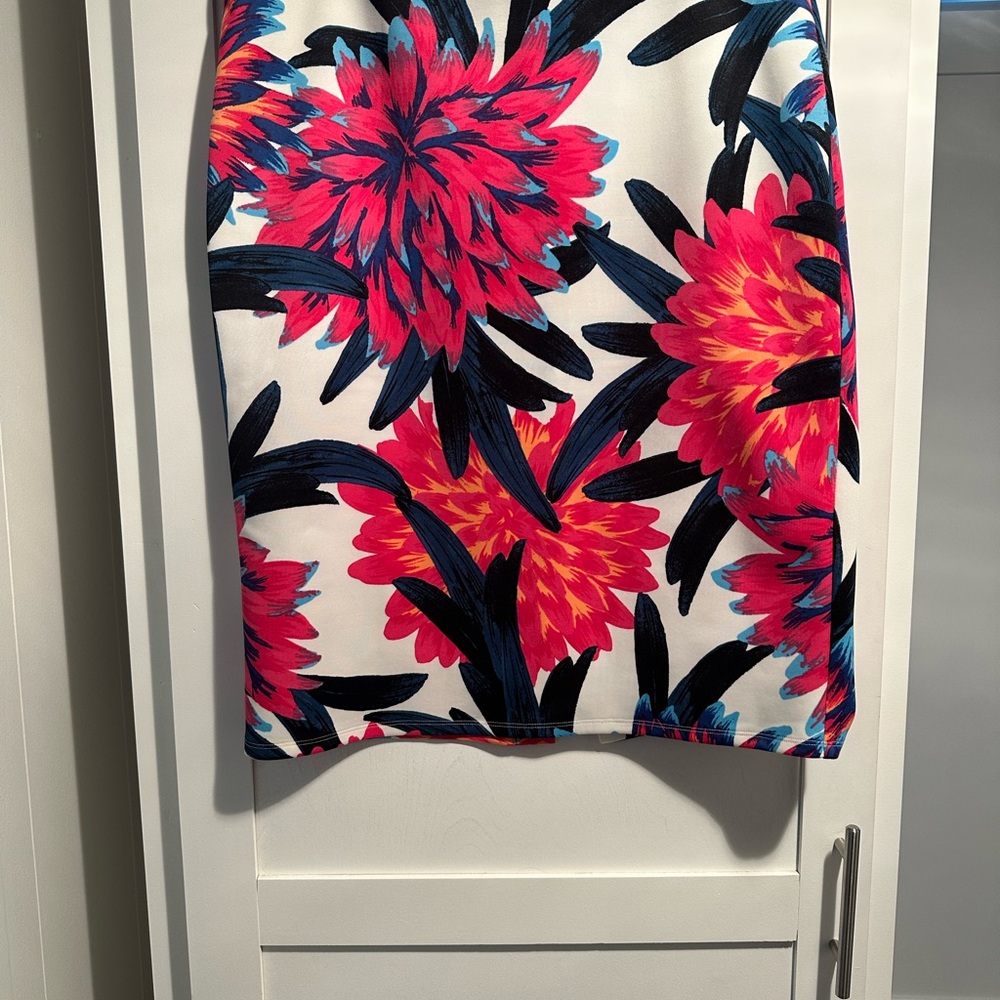 Floral Women's Skirt - Black and Red